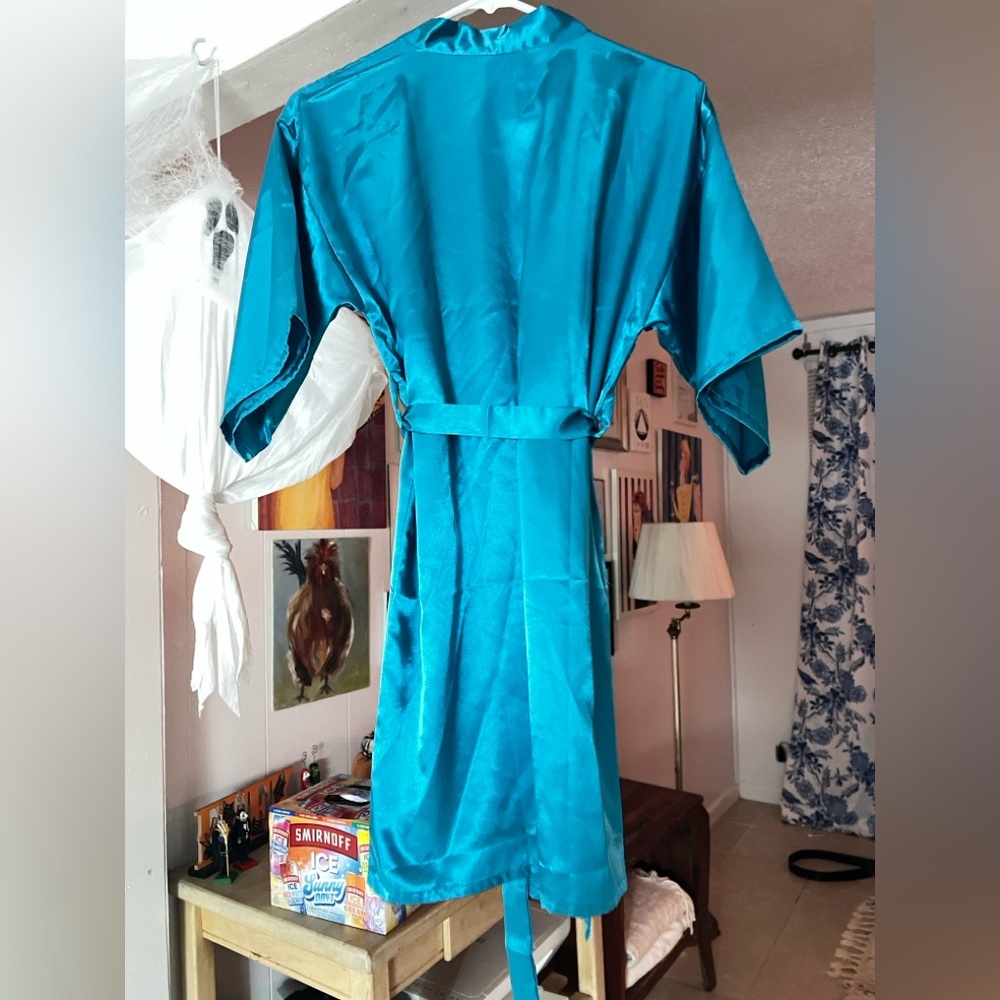 Girls Satin Robe Size 12/L - Picture 4 of 4